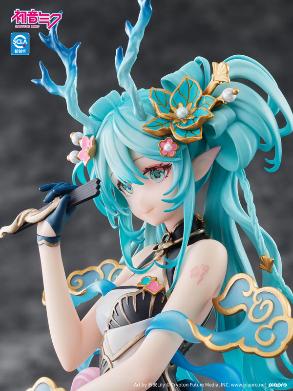 Hatsune Miku Ver. Dragón Azur 1/7
