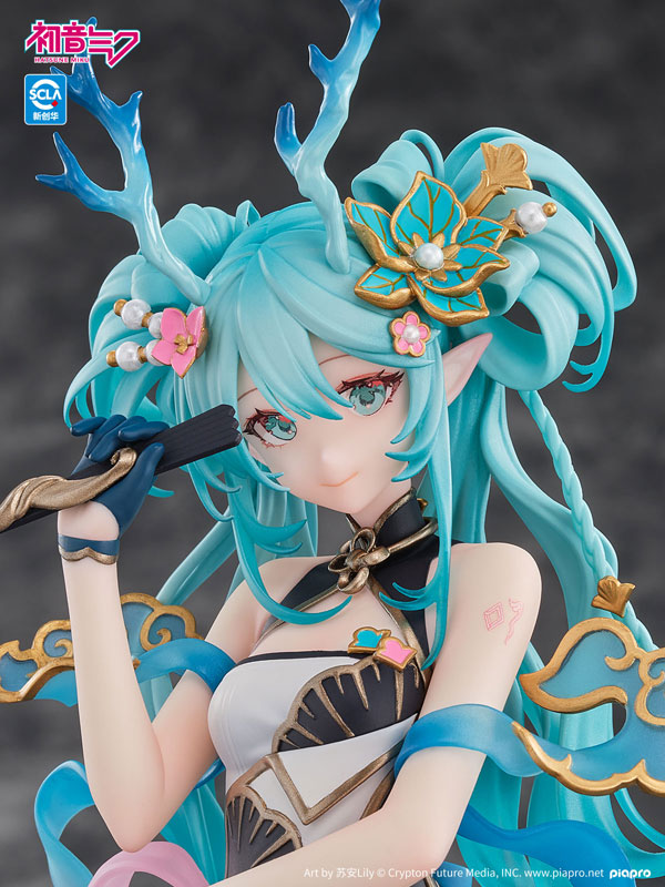 Hatsune Miku Ver. Dragón Azur 1/7