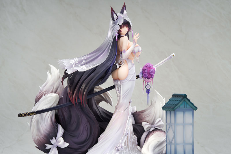Azur Lane Musashi Ver. Wisteria Pura con Vitrina de Acrílico LED Edición Especial 1/7