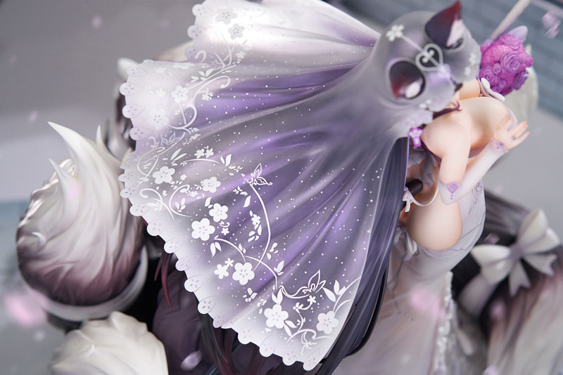 Azur Lane Musashi Ver. Wisteria Pura con Vitrina de Acrílico LED Edición Especial 1/7